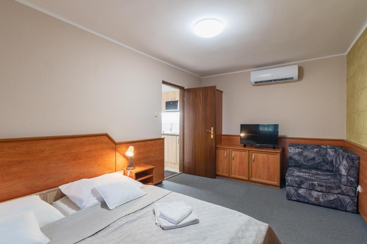 Delanta Panzio Bed & Breakfast Beci Exterior foto